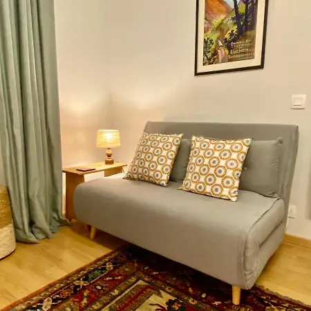 Newly Renovated Ground Floor Close To Thermes