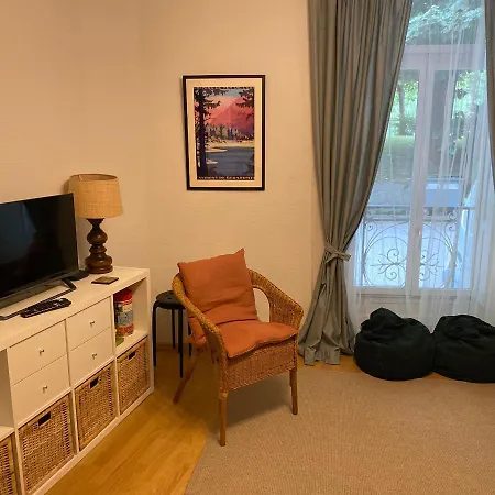 Newly Renovated Ground Floor Close To Thermes *