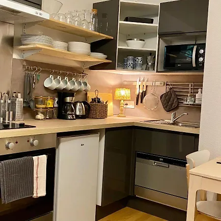 Newly Renovated Ground Floor Close To Thermes Lejlighed