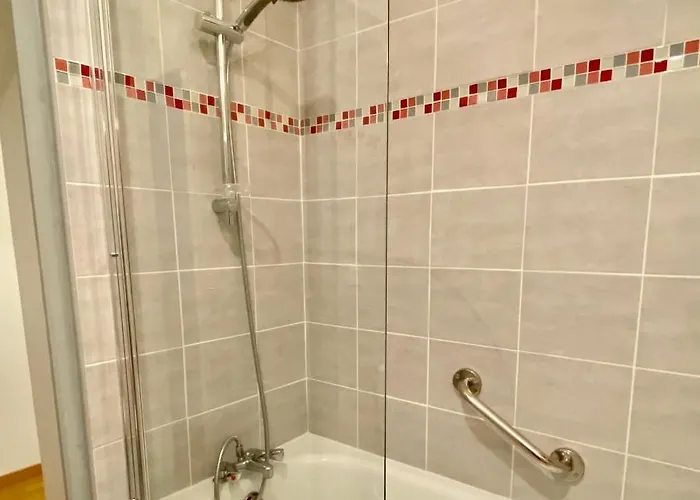 Newly Renovated Ground Floor Close To Thermes Apartment