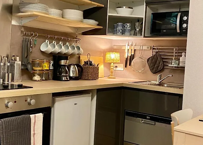 Newly Renovated Ground Floor Close To Thermes Apartment